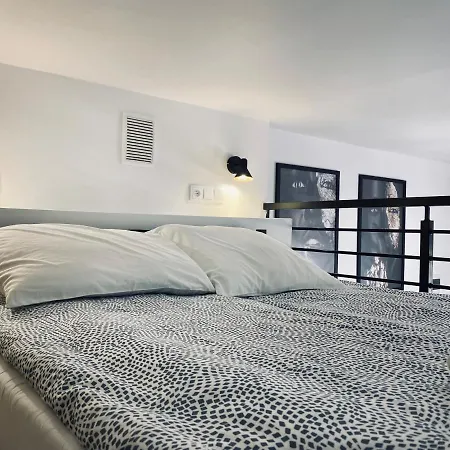 아파트 Premium Jacuzzi For Couples, Old Town *