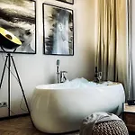 公寓 Premium Jacuzzi For Couples, Old Town