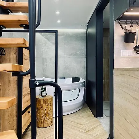 Lejlighed Premium Jacuzzi For Couples, Old Town