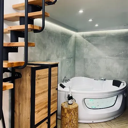 Premium Jacuzzi For Couples, Old Town Apartment Krakow