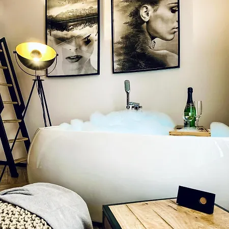 Premium Jacuzzi For Couples, Old Town Kraków