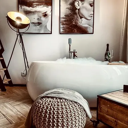 Premium Jacuzzi For Couples, Old Town