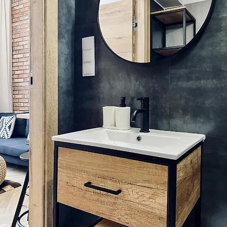 Premium Jacuzzi For Couples, Old Town Apartment *