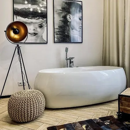 Premium Jacuzzi For Couples, Old Town *