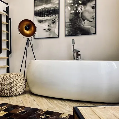 Premium Jacuzzi For Couples, Old Town